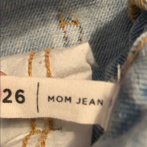 High Rise Mom Jeans - Picture 4 of 5